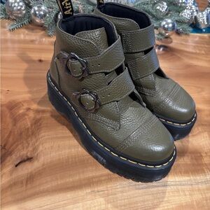 Dr. Martens DEVON FLOWER BUCKLE LEATHER PLATFORM BOOTS